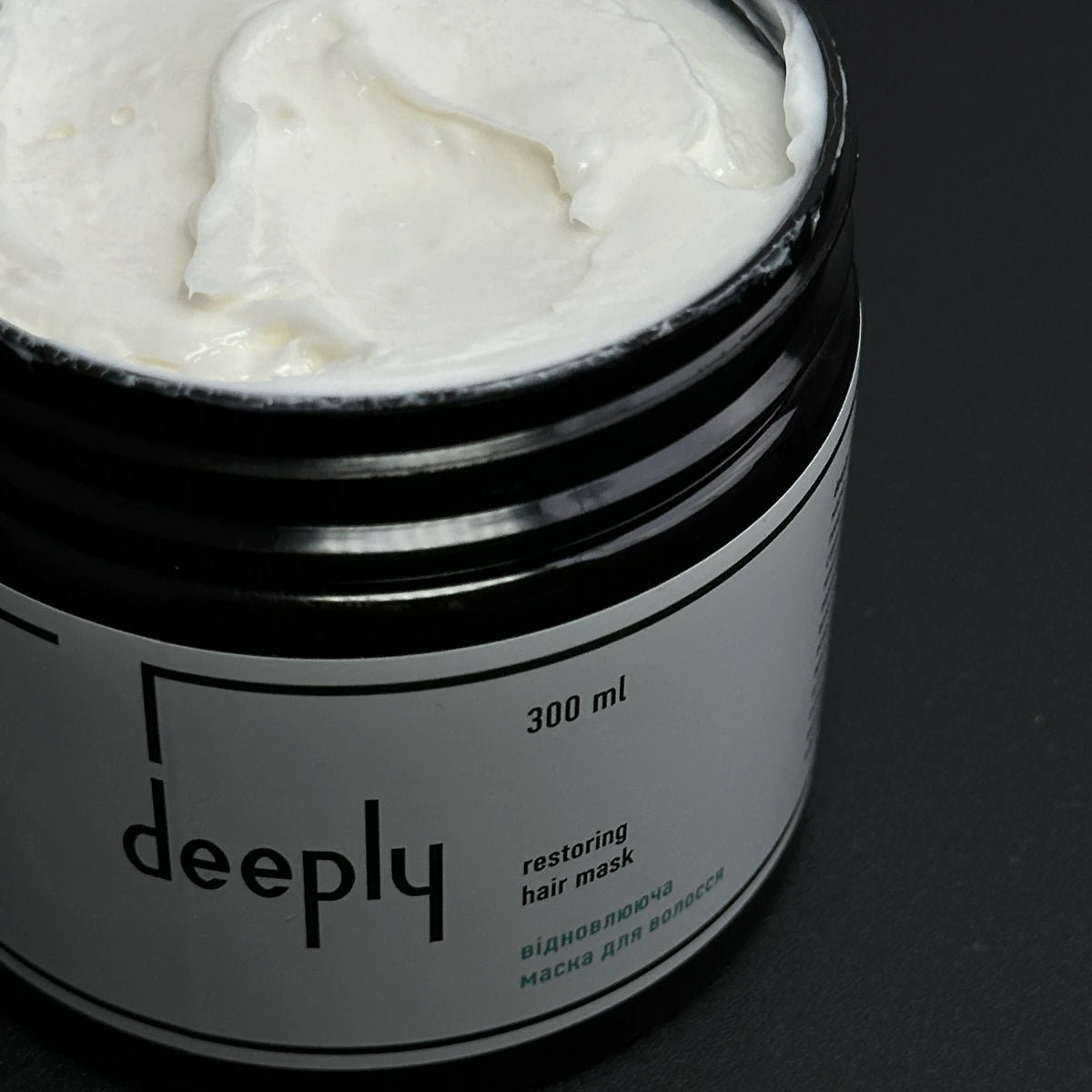 Восстанавливающая маска для волос Deeply Restoring Hair Mask — фото 2