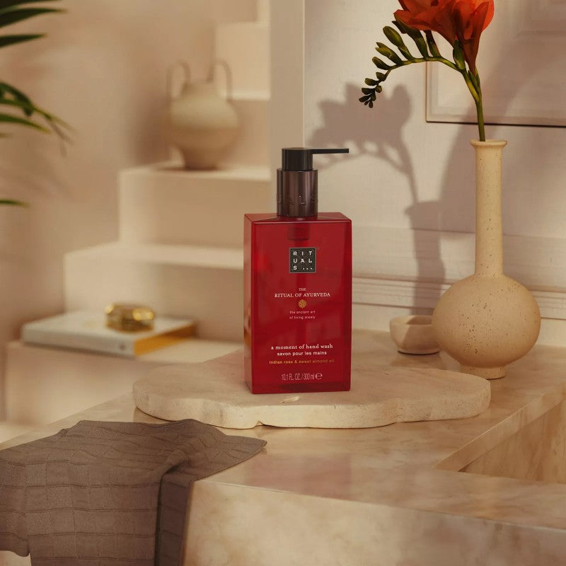 Жидкое мыло для рук The Ritual of Ayurveda Hand Wash, 300 мл — фото 2
