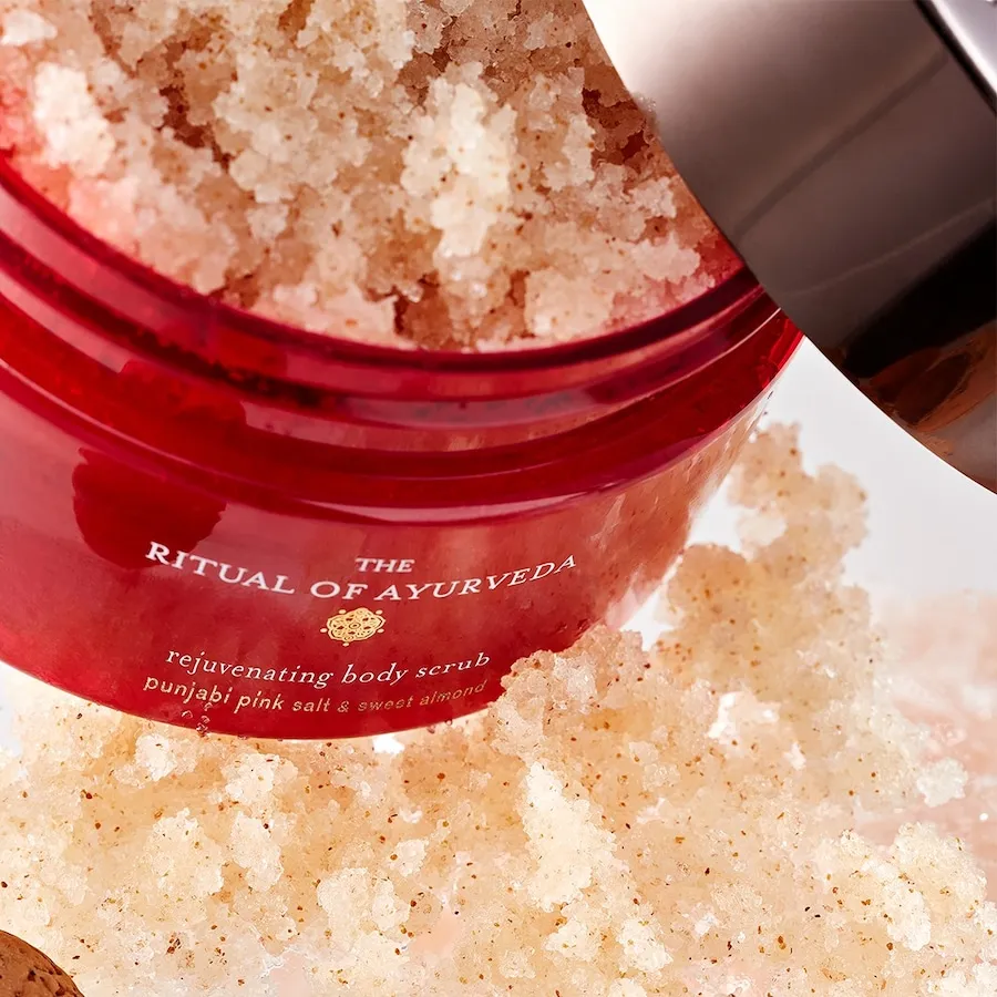 Скраб для тіла Аюрведа Rituals The Ritual Of Ayurveda Salt Body Scrub 125 мл - Blush